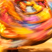 <i class="fa-regular fa-image orange1"></i> Chiapaneca: detalhe de saia de dançarina (Tuxtla Gutierrez, Chiapas, México). / <em>Chiapaneca: detail of a dancer skirt (Tuxtla Gutierrez, Chiapas, Mexico).</em> Edu Moreira - Chiapaneca, Tuxtla Gutierrez, Chiapas, México