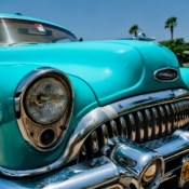 <i class="fa-regular fa-image orange1"></i> Havana Vieja: carro antigo (Havana, Cuba). / <em>Havana Vieja: old car (Havana, Cuba).</em> Edu Moreira - Cuba