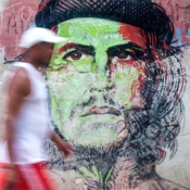 <i class="fa-regular fa-image orange1"></i> Havana Vieja: ruínas do passado (Havana, Cuba). / <em>Havana Vieja: past ruins (Havana, Cuba).</em> Edu Moreira - Cuba