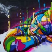 <i class="fa-regular fa-image orange1"></i> Beija-flor (Wynwood Arts District, Miami, EUA). / <em>Hummingbird (Wynwood Arts District, Miami, USA).</em> Edu Moreira - USA, Miami, Wynwood Arts District