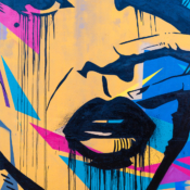 <i class="fa-regular fa-image orange1"></i> Rosto de mulher III (Wynwood Arts District, Miami, EUA). / <em>Visage of a woman III (Wynwood Arts District, Miami, USA).</em> Edu Moreira - Graffiti - USA, Miami, Wynwood Arts District