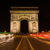 <i class="fa-regular fa-image orange1"></i> Arco do Triunfo (Paris, França) - 15 segundos de exposição. / Arc de Triomphe (Paris, France) - 15 seconds of exposure.</em> Edu Moreira - Arco do Triunfo - Paris, França