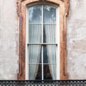 <i class="fa-regular fa-image orange1"></i> Janela (Charleston, Carolina do Sul, EUA). / <em>Window (Charleston, South Carolina, USA).</em> Edu Moreira - Portas e Janelas - EUA, Carolina do Sul, Charleston
