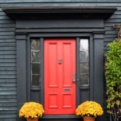 <i class="fa-regular fa-image orange1"></i> Porta (Salem, Massachusetts, EUA). / <em>Door (Salem, Massachusetts, USA).</em> Edu Moreira - Portas e Janelas - EUA, Massachusetts, Salem