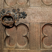 <i class="fa-regular fa-image orange1"></i> Detalhe de porta (Edimburgo, Escócia). / <em>Door detail (Edinburgh, Scotland).</em> Edu Moreira - Escócia, Edimburgo