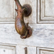 <i class="fa-regular fa-image orange1"></i> Detalhe de janela (Cornwall, Inglaterra). / <em>Window detail (Cornwall, England).</em> Edu Moreira - Inglaterra, Cornwall