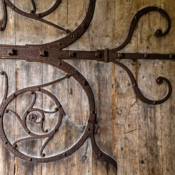 <i class="fa-regular fa-image orange1"></i> Detalhe de porta (Dorchester-on-Thames, Oxfordshire, Inglaterra). / <em>Door detail (Dorchester-on-Thames, Oxfordshire, England).</em> Edu Moreira - Inglaterra, Oxfordshire, Dorchester-on-Thames