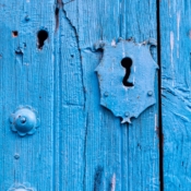 <i class="fa-regular fa-image orange1"></i> Detalhe de porta (Chefchaouen, Marrocos). / <em>Door detail (Chefchaouen, Morocco).</em> Edu Moreira - Portas e Janelas - Marrocos, Chefchaouen