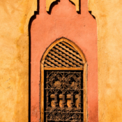 <i class="fa-regular fa-image orange1"></i> Janela (Marrakech, Marrocos). / <em>Window (Marrakech, Morocco).</em> Edu Moreira - Portas e Janelas - Marrocos, Marrakech