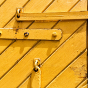 <i class="fa-regular fa-image orange1"></i> Detalhe de porta (Saint Thomas, Ilhas Virgens Americanas). / <em>Door detail (Saint Thomas, United States Virgin Islands).</em> Edu Moreira - Portas e Janelas - Ilhas Virgens Americanas, Saint Thomas