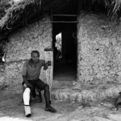 <i class="fa-regular fa-image orange1"></i> Seu Valdeci (48 anos), aldeia Pedrinha, São João Missões, MG / <em>Seu Valdeci (48 years old), Pedrinha indigenous village, Sao Joao das Missoes, Minas Gerais.</em> Edu Moreira - Xacriabás