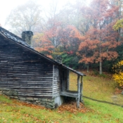 <i class="fa-regular fa-image orange1"></i> Brinegar Cabin (Blue Ridge Parkway, North Carolina, EUA / <em>USA</em>). Edu Moreira - EUA - Blue Ridge Parkway