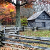 <i class="fa-regular fa-image orange1"></i> Puckett Cabin (Blue Ridge Parkway, Virginia, EUA / <em>USA</em>). Edu Moreira - EUA - Blue Ridge Parkway