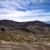 <i class="fa-regular fa-image orange1"></i> Zabriskie Point, Death Valley National Park (California, EUA). / <em>Zabriskie Point, Death Valley National Park (California, USA).</em> Edu Moreira - EUA - Canyons e Desertos