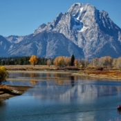 <i class="fa-regular fa-image orange1"></i> Oxbow Bend no Rio Snake, Grand Teton National Park (Wyoming, EUA). / <em>Oxbow Bend on Snake River, Grand Teton National Park (Wyoming, USA).</em> Edu Moreira - EUA - Yellowstone e Grand Teton