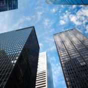 <i class="fa-regular fa-image orange1"></i> Edifícios no Finance District (Nova Iorque, Nova Iorque, EUA). / <em>Finance District Buildings (New York, New York, USA).</em> Edu Moreira - EUA - Nova Iorque