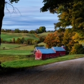 <i class="fa-regular fa-image orange1"></i> Jenne Farm, uma das fazendas mais fotografadas do mundo (Reading, Vermont, EUA). / <em>Jenne Farm, one of the most photographed farms in the world (Reading, Vermont, USA).</em> Edu Moreira - EUA - Vermont
