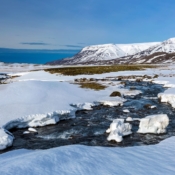 <i class="fa-regular fa-image orange1"></i> Perto do Lago Pingvallavatn em Mjóavatn 3 (Islândia). / <em>Close to the Pingvallavatn Lake on Mjóavatn 3 (Iceland).</em> Edu Moreira - Islândia