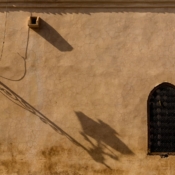 <i class="fa-regular fa-image orange1"></i> Madraça de Ben Youssef, casa de estudos islâmicos (Marrakech, Marrocos). / <em>Ben Youssef Madrasa, house of Islamic studies (Marrakesh, Morocco).</em> Edu Moreira - Marrocos