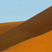 <i class="fa-regular fa-image orange1"></i> Dunas de Erg Chebbi (Merzouga, Marrocos). / <em>Erg Chebbi dunes (Merzouga, Morocco).</em> Edu Moreira - Marrocos
