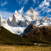 <i class="fa-regular fa-image orange1"></i> Fitz Roy - ou Cerro Chaltén - é uma montanha localizada na fronteira do Chile com a Argentina na região da Patagônia (2). / <em>Fitz Roy - or Cerro Chaltén - is a mountain located on the border of Chile with Argentina in the region of Patagonia (2).</em> Edu Moreira - Patagônia - Argentina