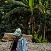 <i class="fa fa-photo orange1" aria-hidden="true"></i> <em>(Arusha, Tanzania).</em> Edu Moreira - Tanzânia