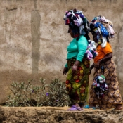 <i class="fa fa-photo orange1" aria-hidden="true"></i> <em>(Arusha, Tanzania).</em> Edu Moreira - Tanzânia